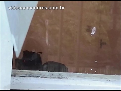 ❤️ Gizon hunkigarria bere neska-laguna beste mutil batekin ikusten, putz-bideo bat grabatzen bikotea molestatu gabe ❤️ Porno gurean eu.serviporno.ru ❌️❤