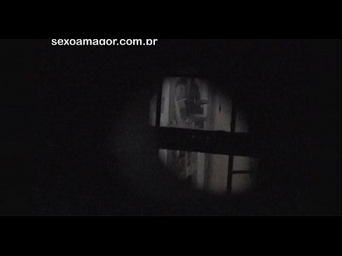 ❤️ Blondie ezkutuan grabatzen du auzoko voyeur batek adreilu hutsen atzean ezkutatuta ❤️ Porno gurean eu.serviporno.ru ❌️❤