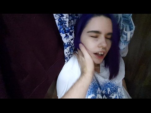 ❤️ Nire ahizpa armairuan aurkitu eta lagundu zion esperma ❤️ Porno gurean eu.serviporno.ru ❌️❤