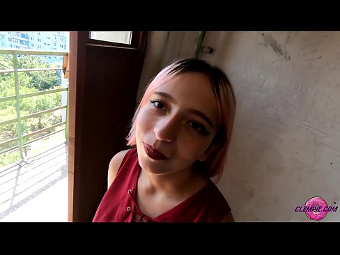 ❤️ Ikasle sentsuak arrotz bat zurrupatzen du kanpoaldean - Cum On His Face ❤️ Porno gurean eu.serviporno.ru ❌️❤
